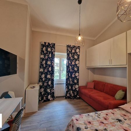 Lella Apartment With Free Parking By Florence Sweet Homes Bagian luar foto