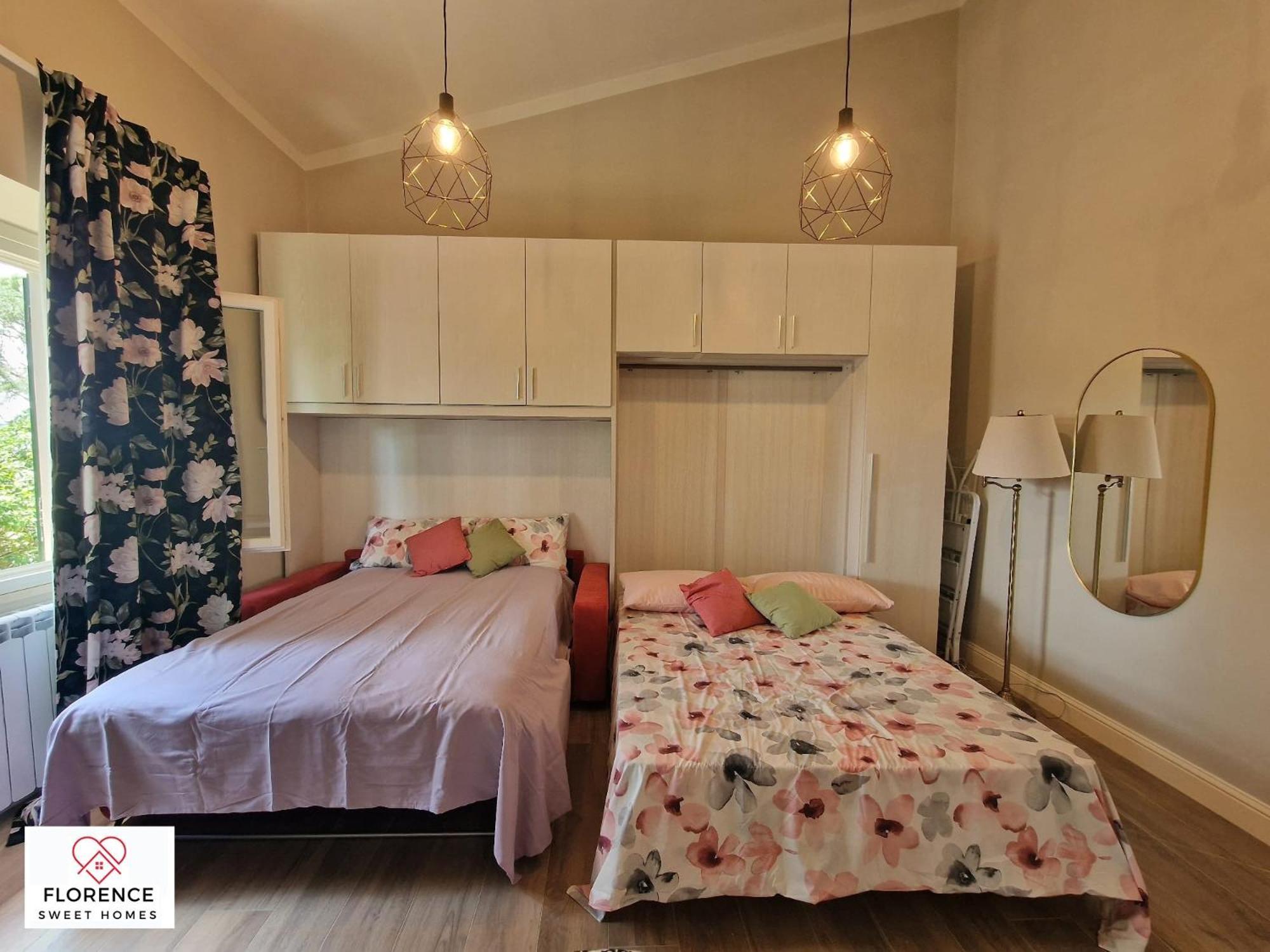 Lella Apartment With Free Parking By Florence Sweet Homes Bagian luar foto
