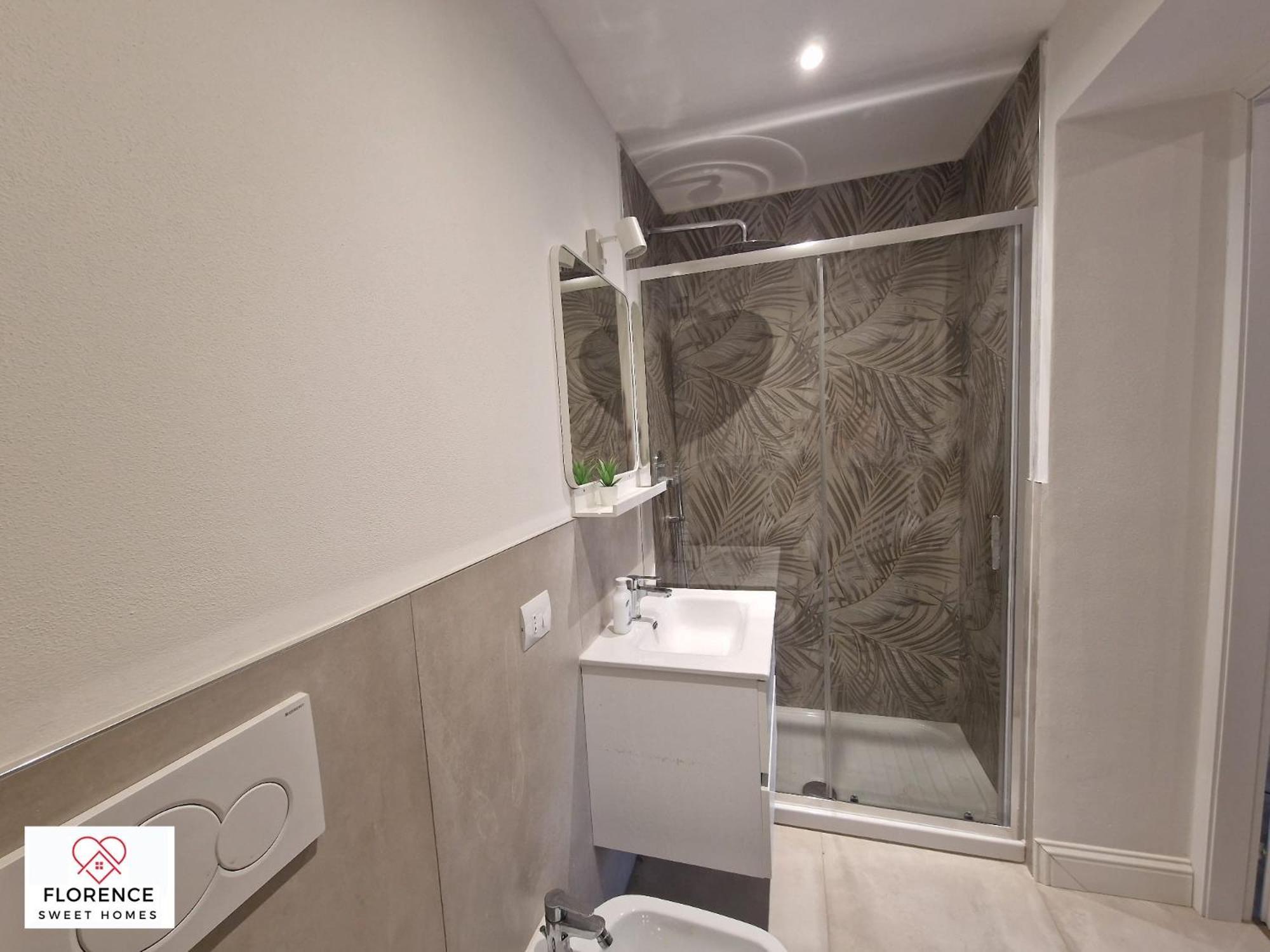 Lella Apartment With Free Parking By Florence Sweet Homes Bagian luar foto